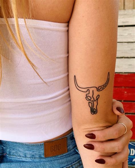 These American traditional <strong>tattoos</strong> can usually be seen having bold colours such as blue, red, black, white, and bold lines. . Simple western tattoos
